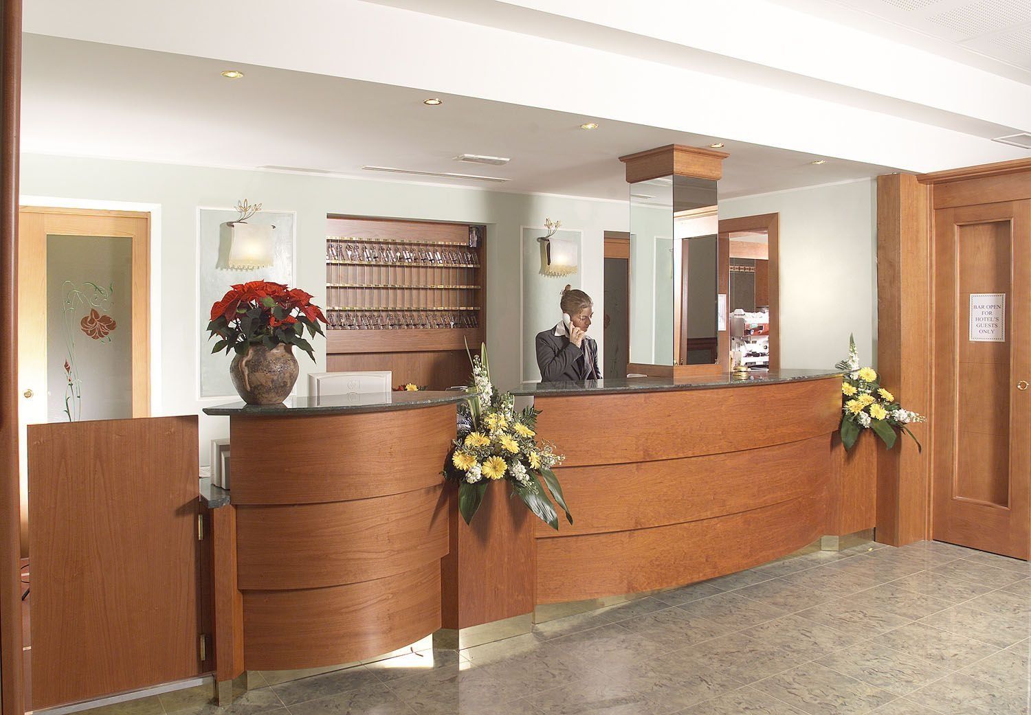 Receptionist