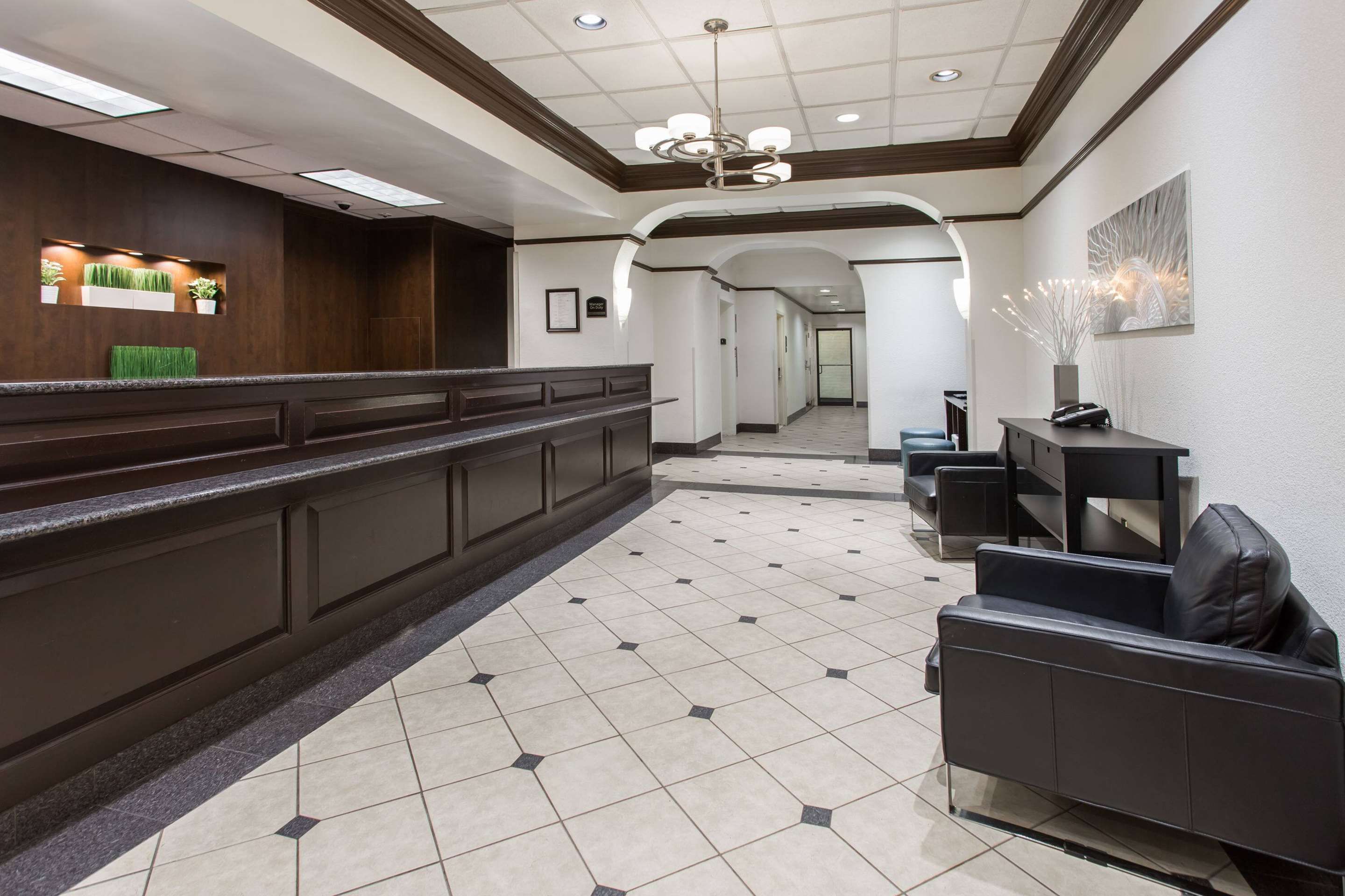 Receptionist