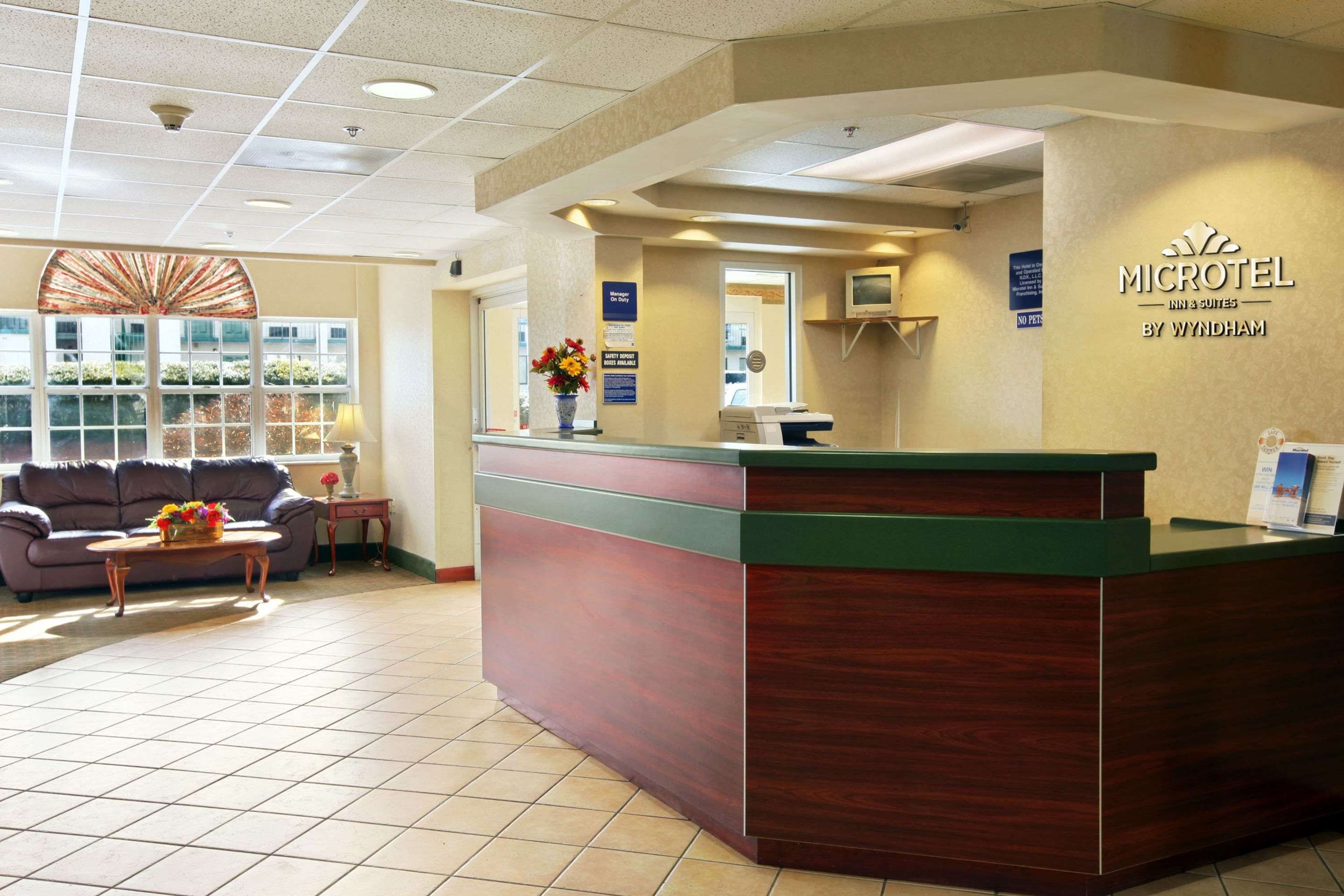Receptionist