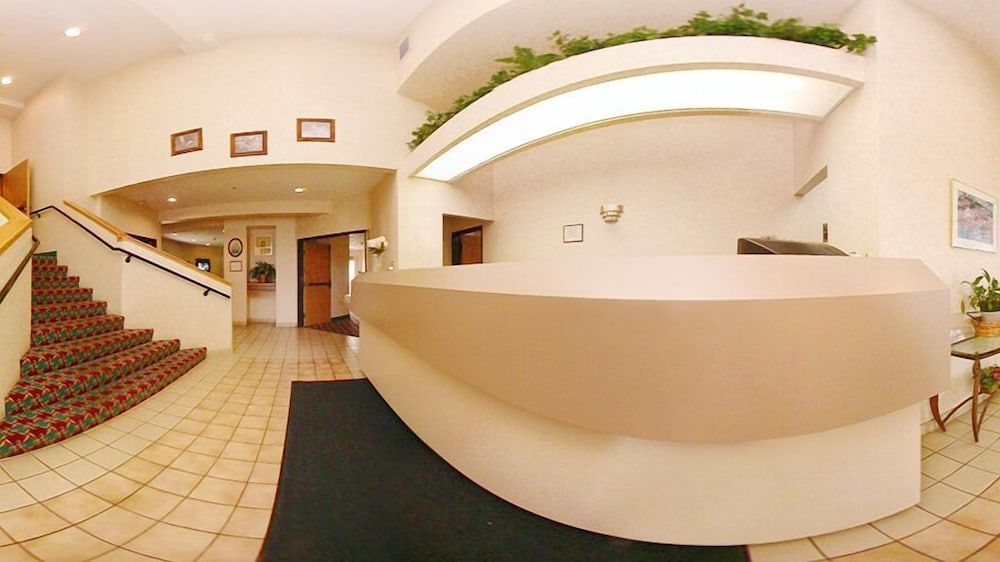 Receptionist