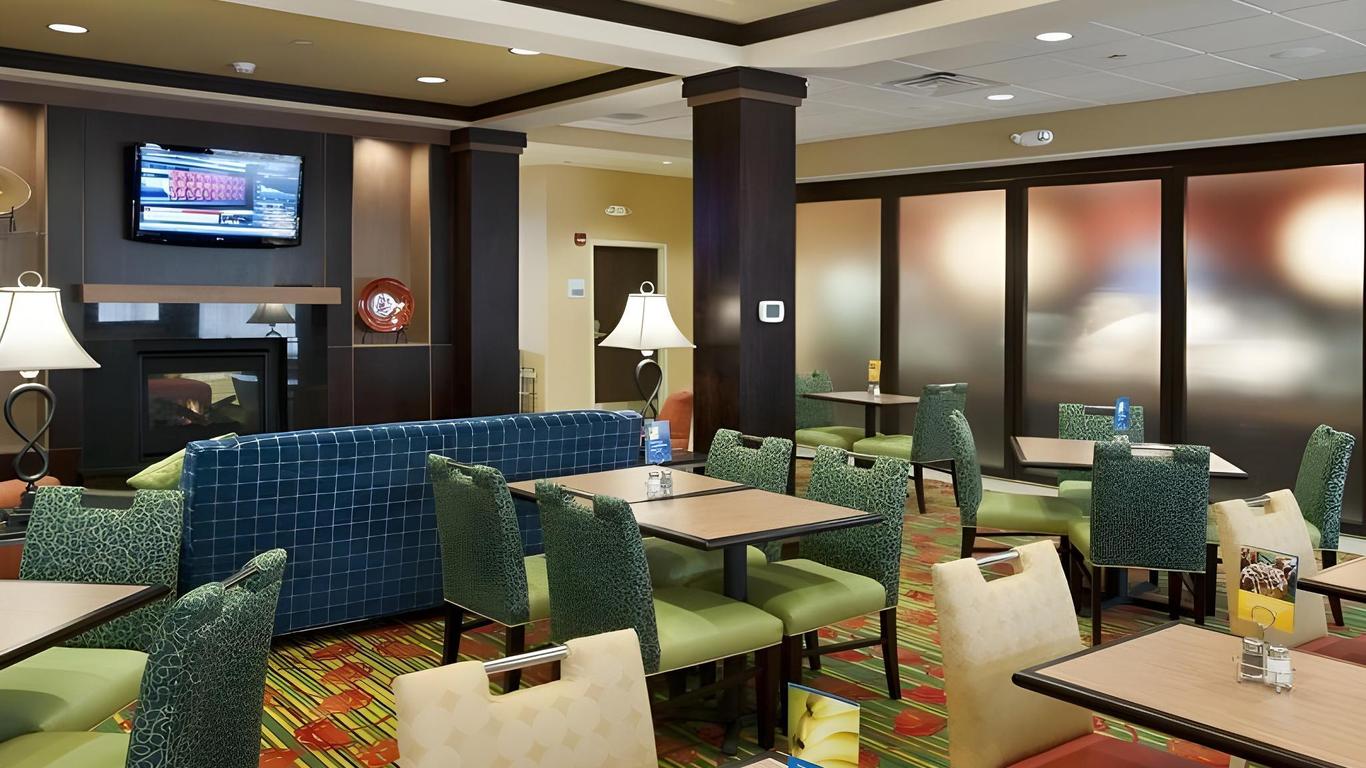 Holiday Inn Express & Suites Dayton South - I-675 By IHG