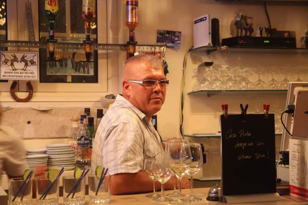 Bar