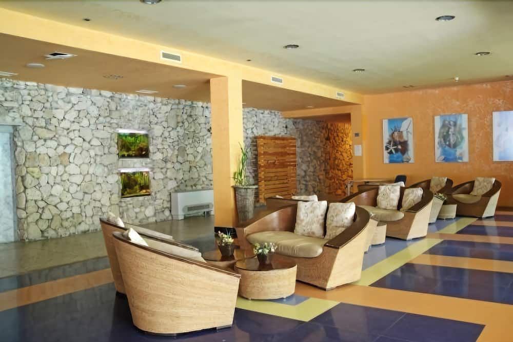Receptionist