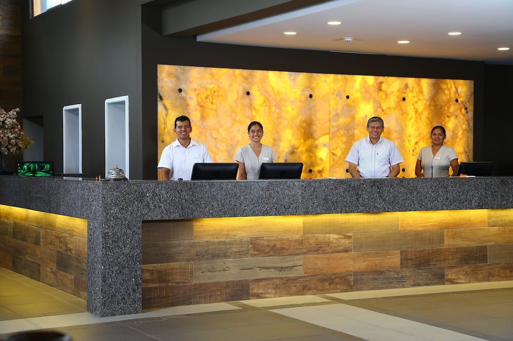 Receptionist