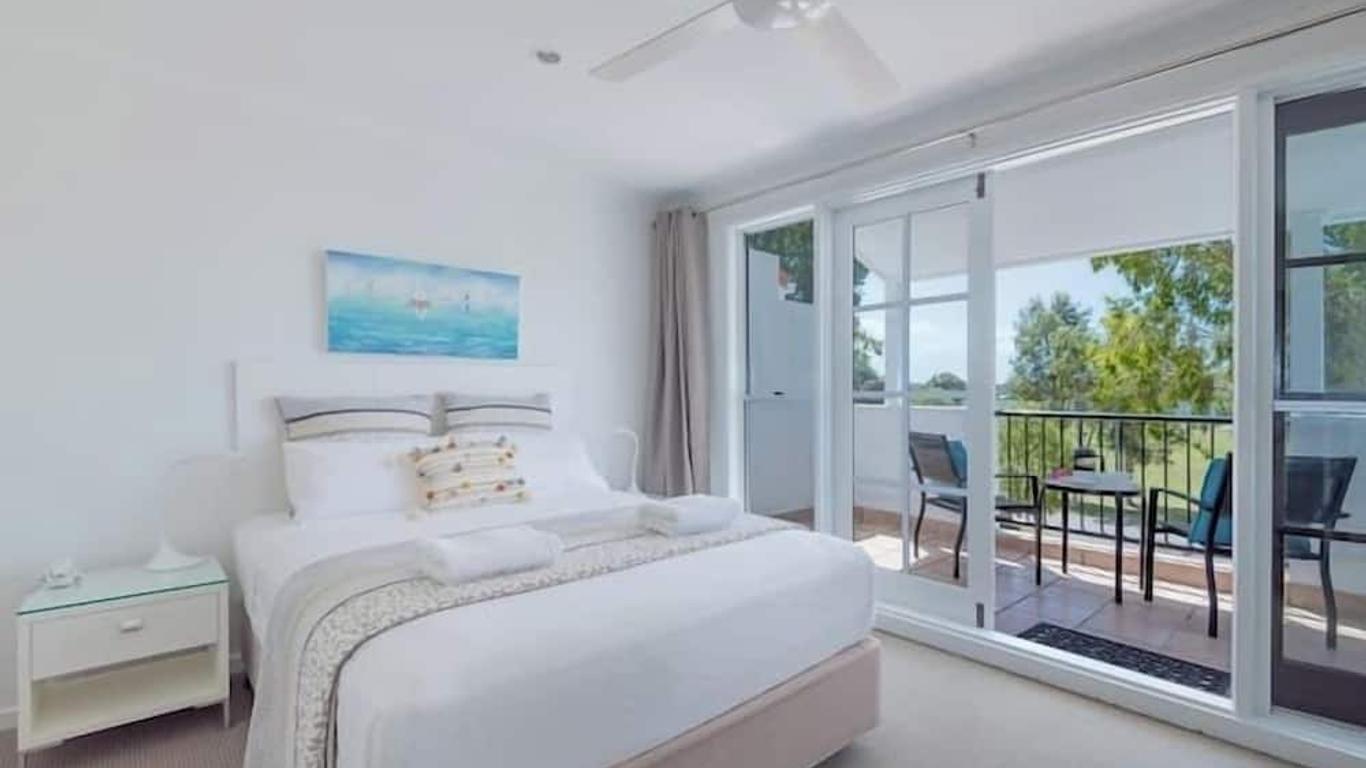 Villa Aqua