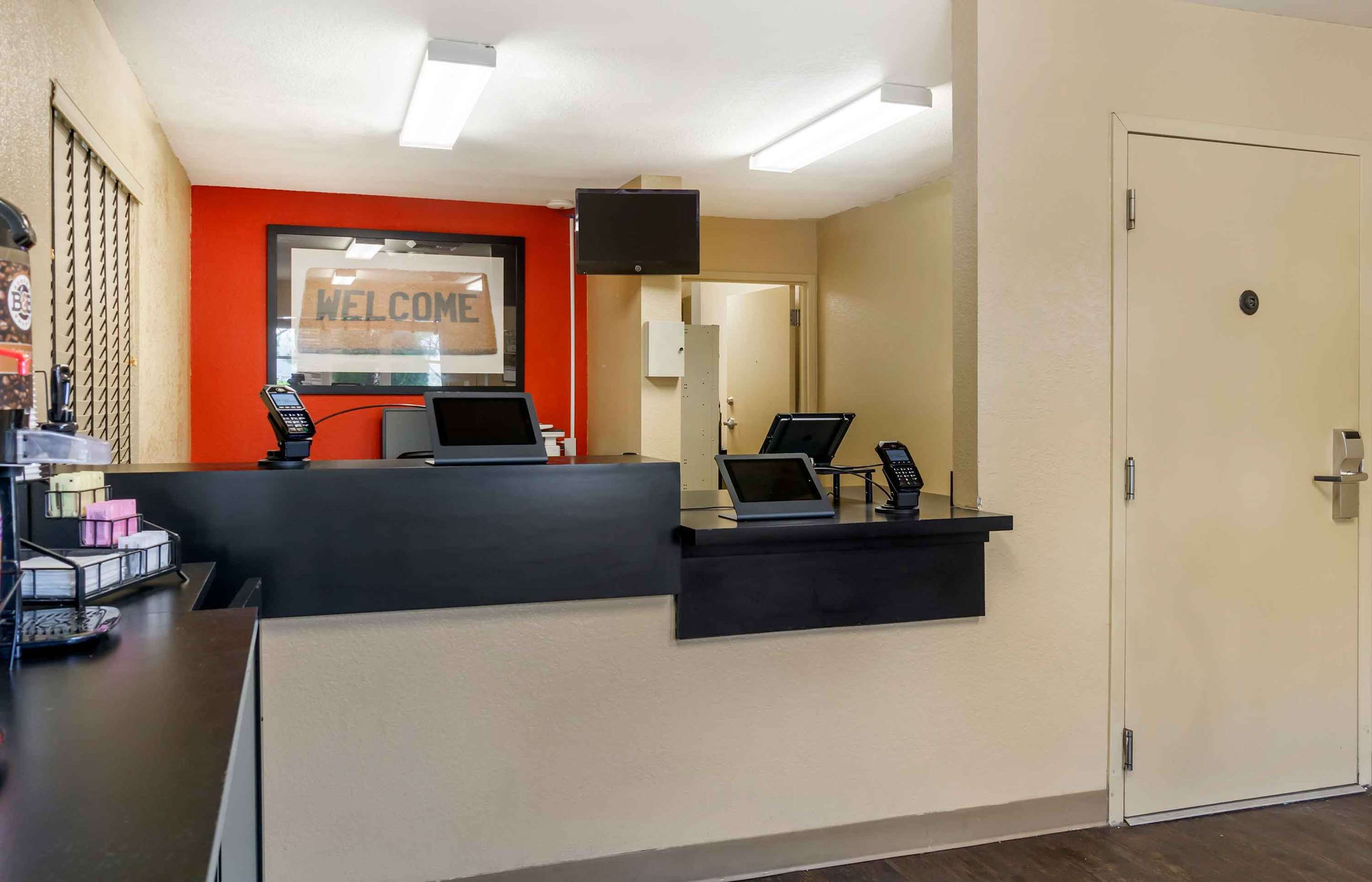 Receptionist