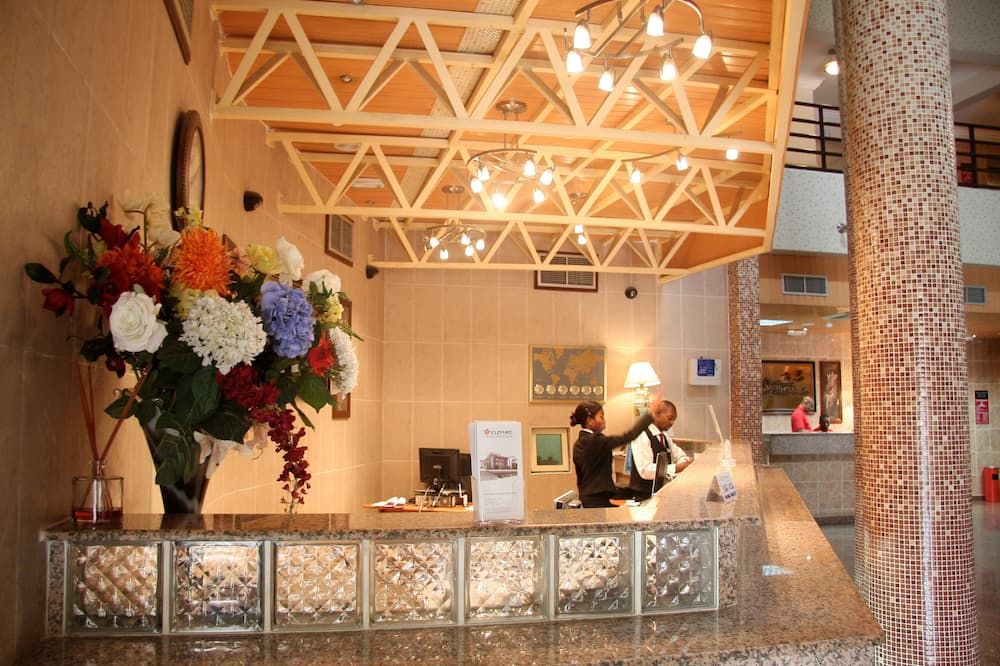 Receptionist