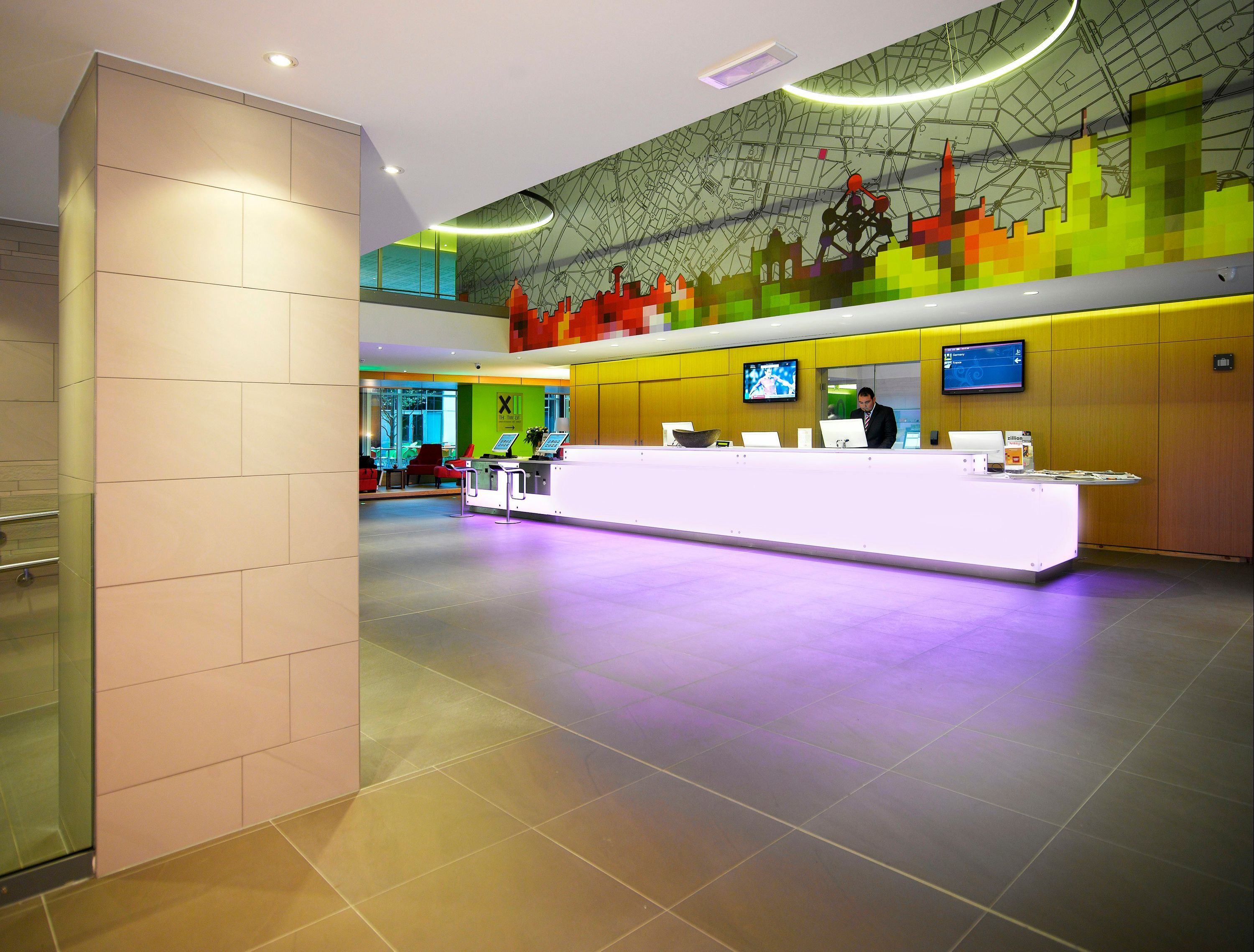 Receptionist