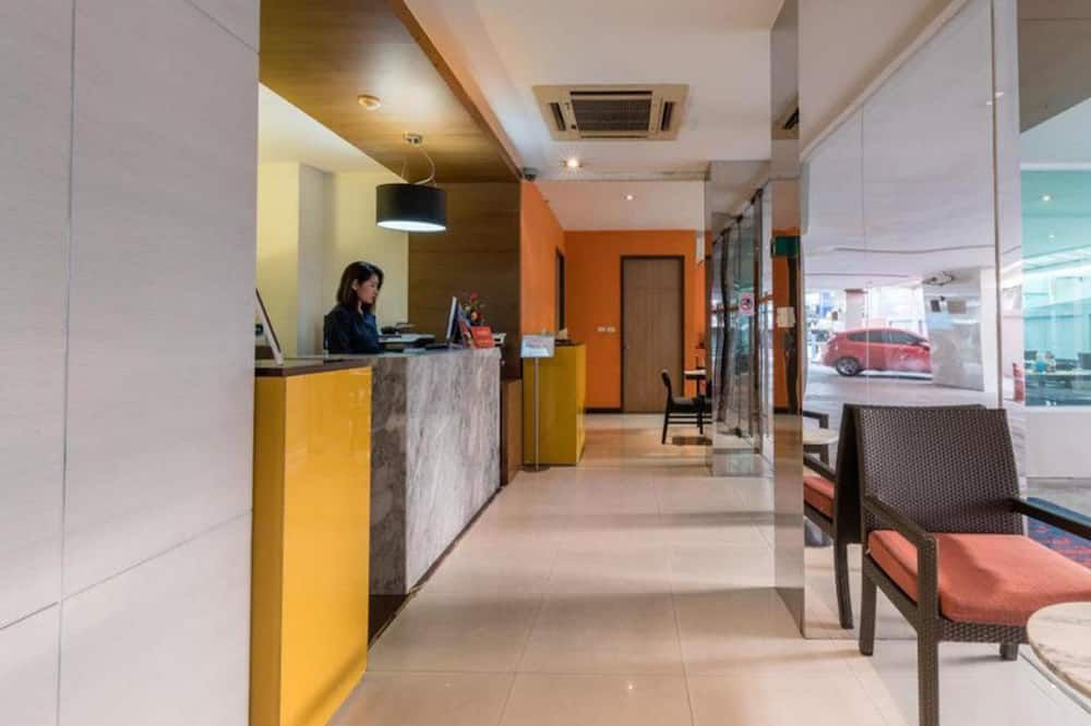 Receptionist