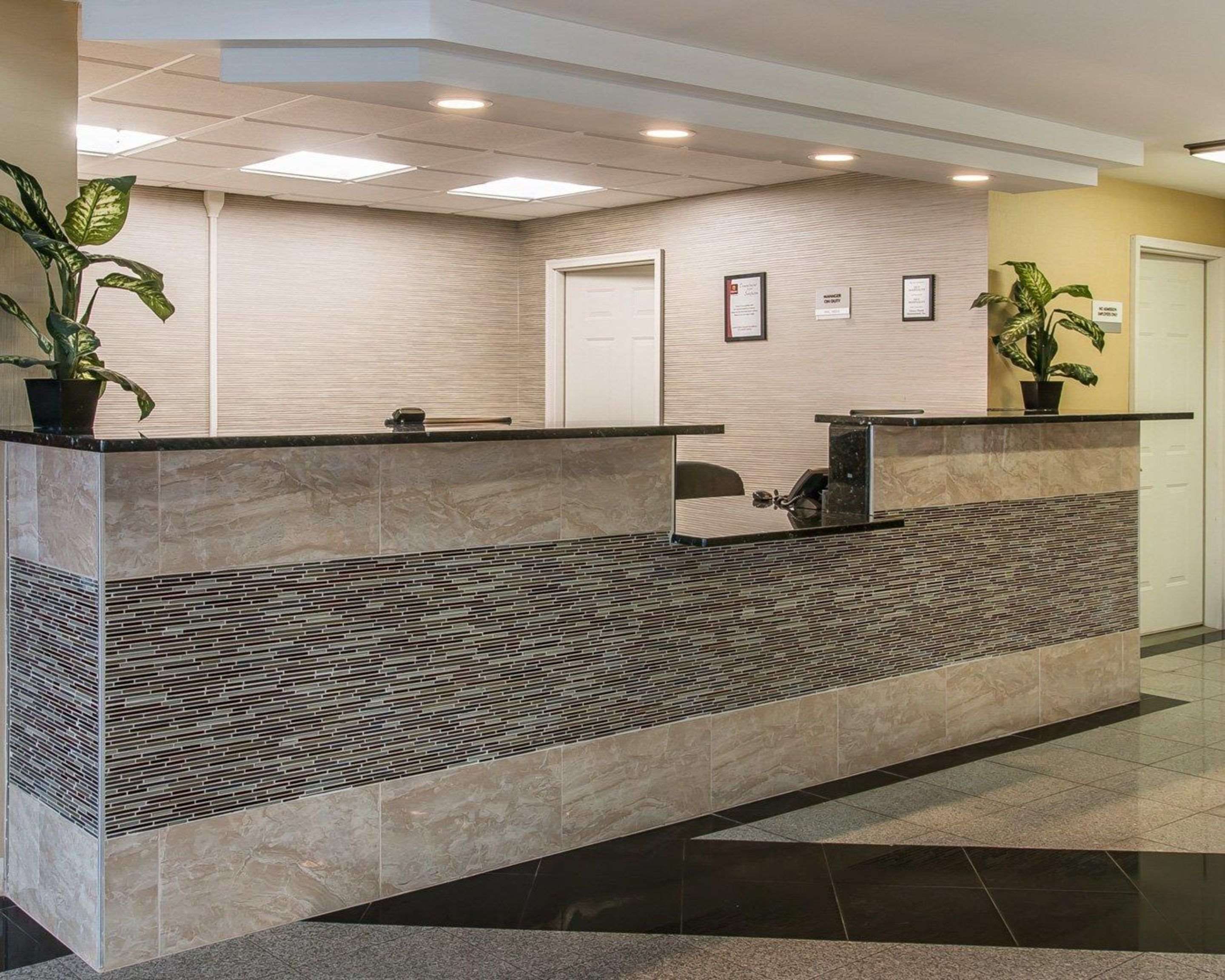 Receptionist
