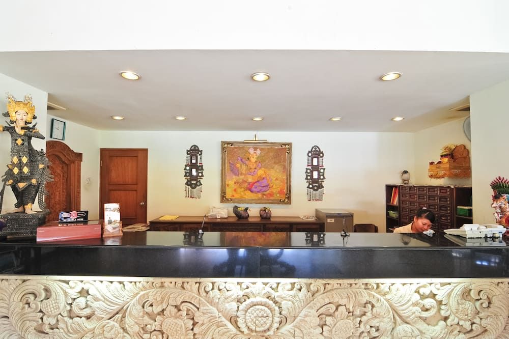 Receptionist