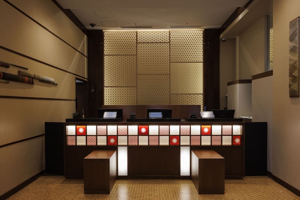 Receptionist