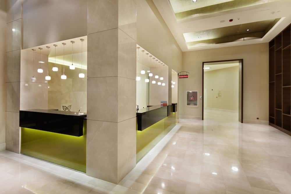 Receptionist