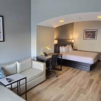 La Quinta Inn & Suites by Wyndham Gonzales LA