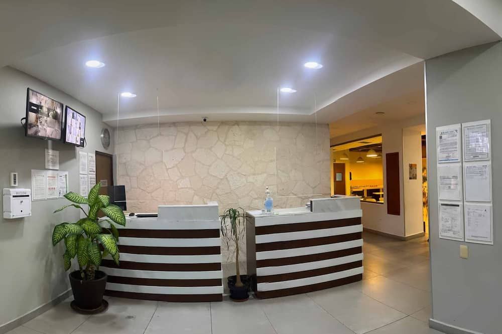 Receptionist
