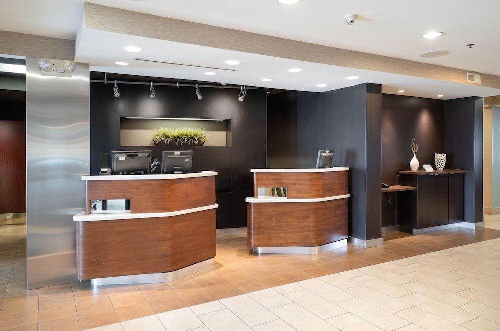 Receptionist