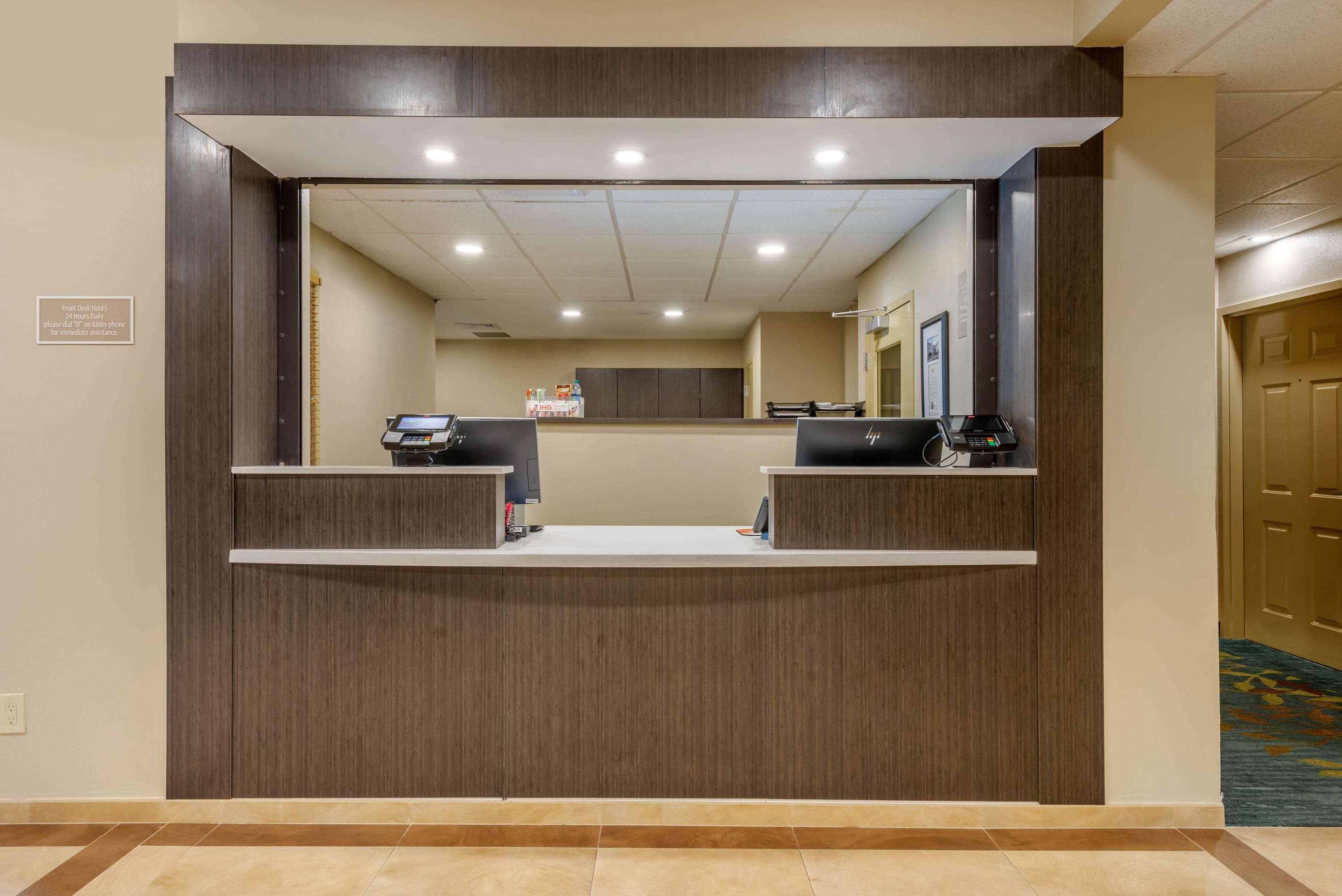 Receptionist