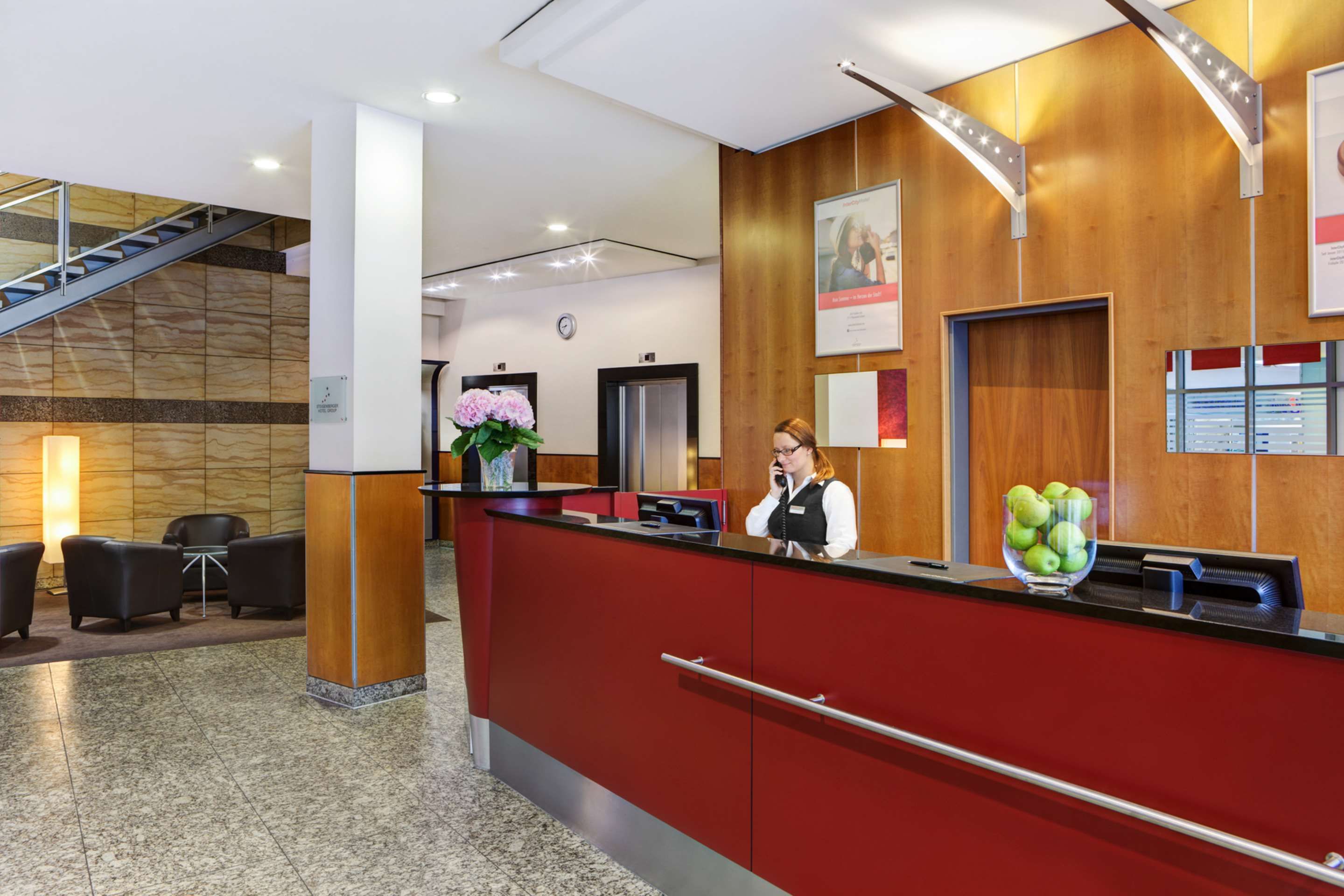 Receptionist
