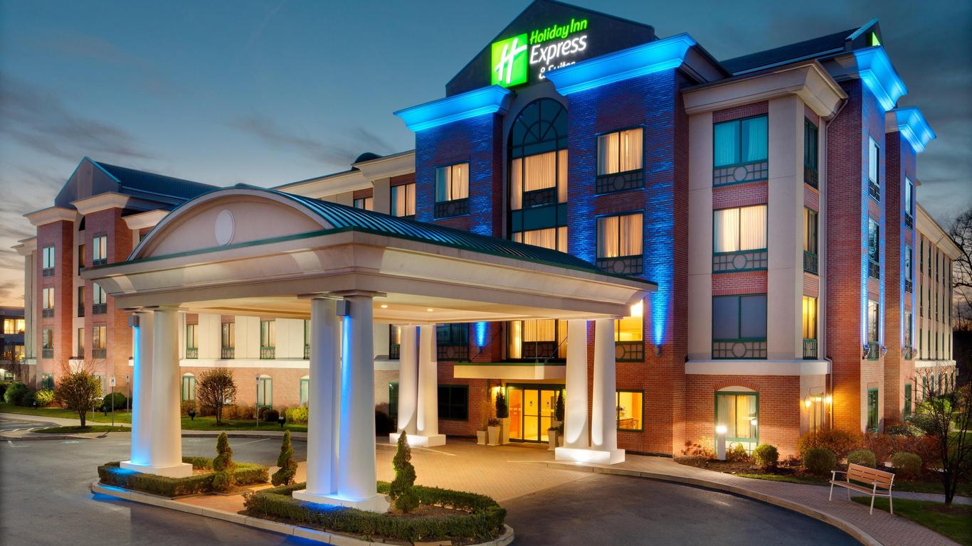 Holiday Inn Express & Suites Warwick-Providence (Airport)