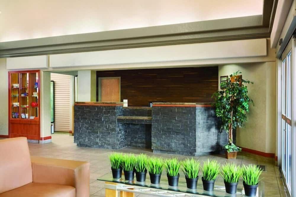 Receptionist