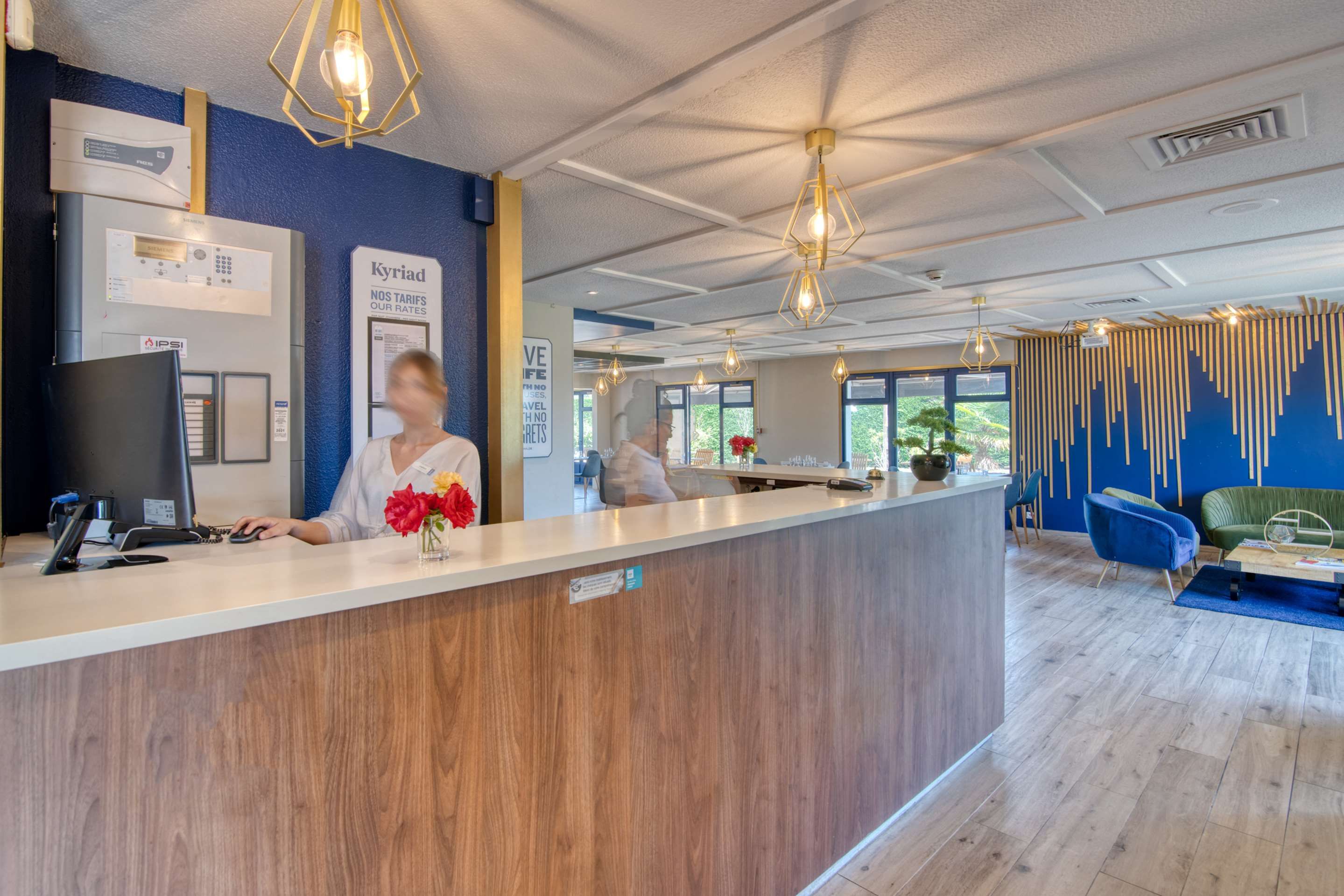 Receptionist