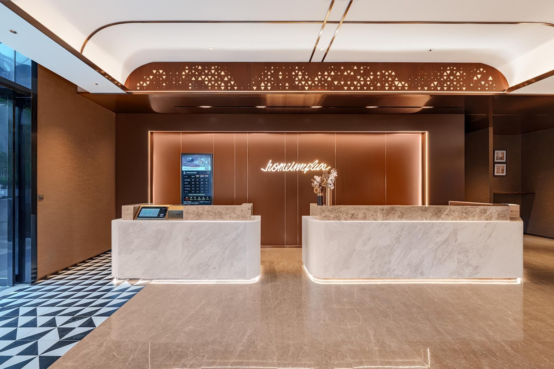 Receptionist