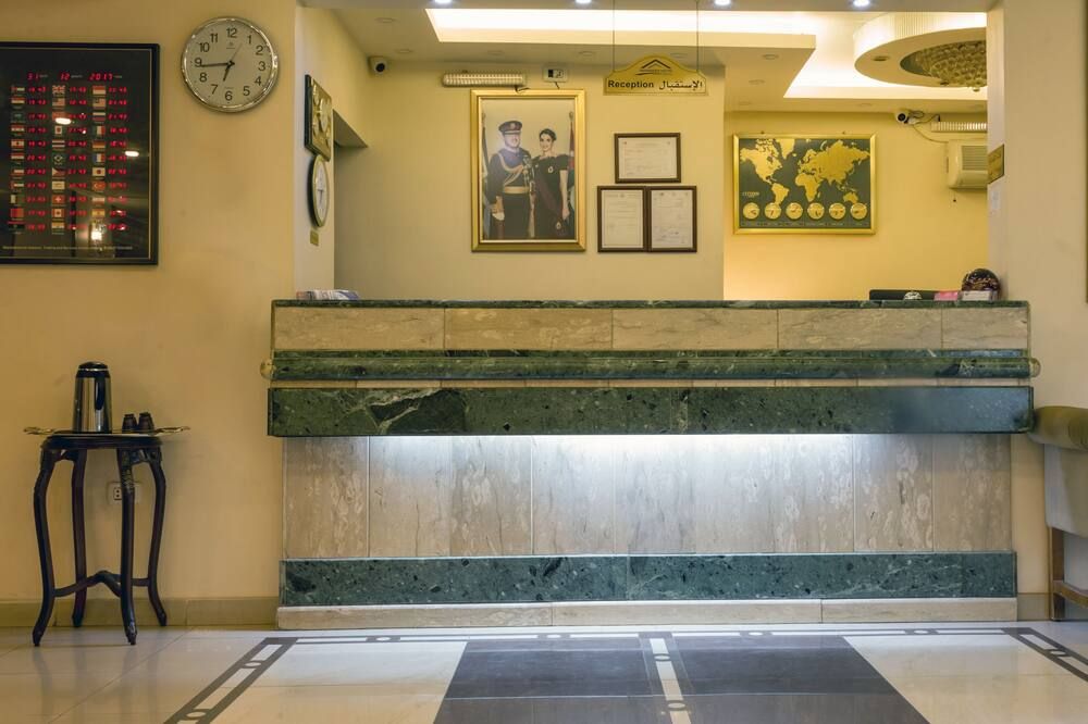 Receptionist