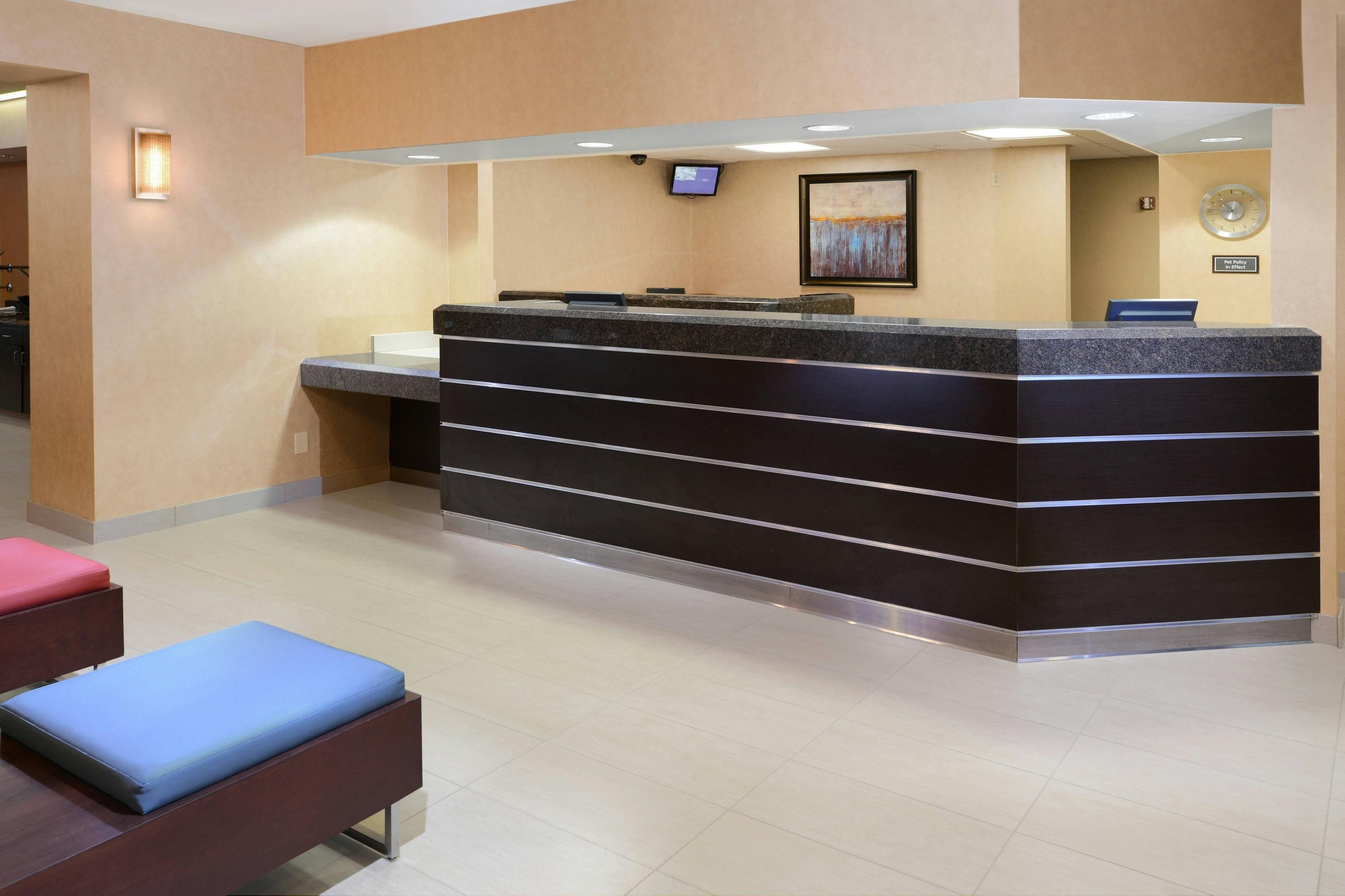 Receptionist