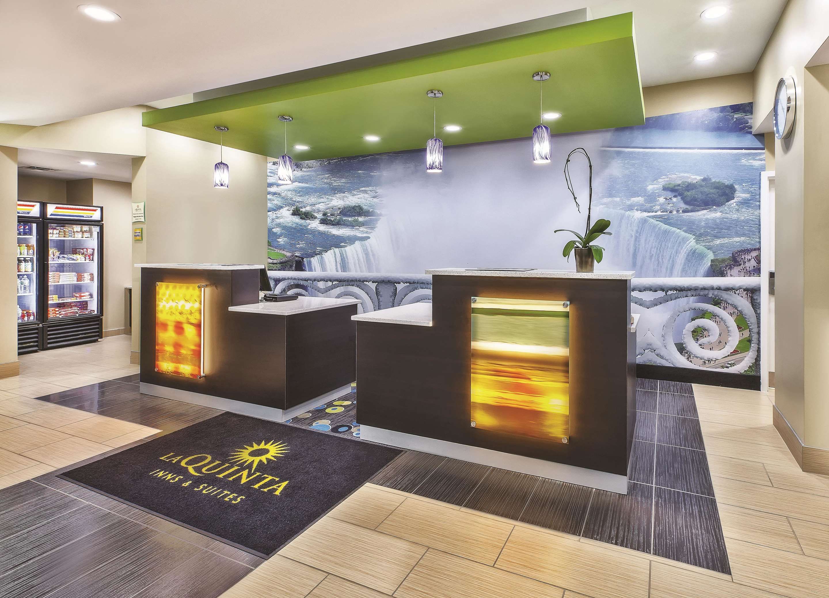 Receptionist