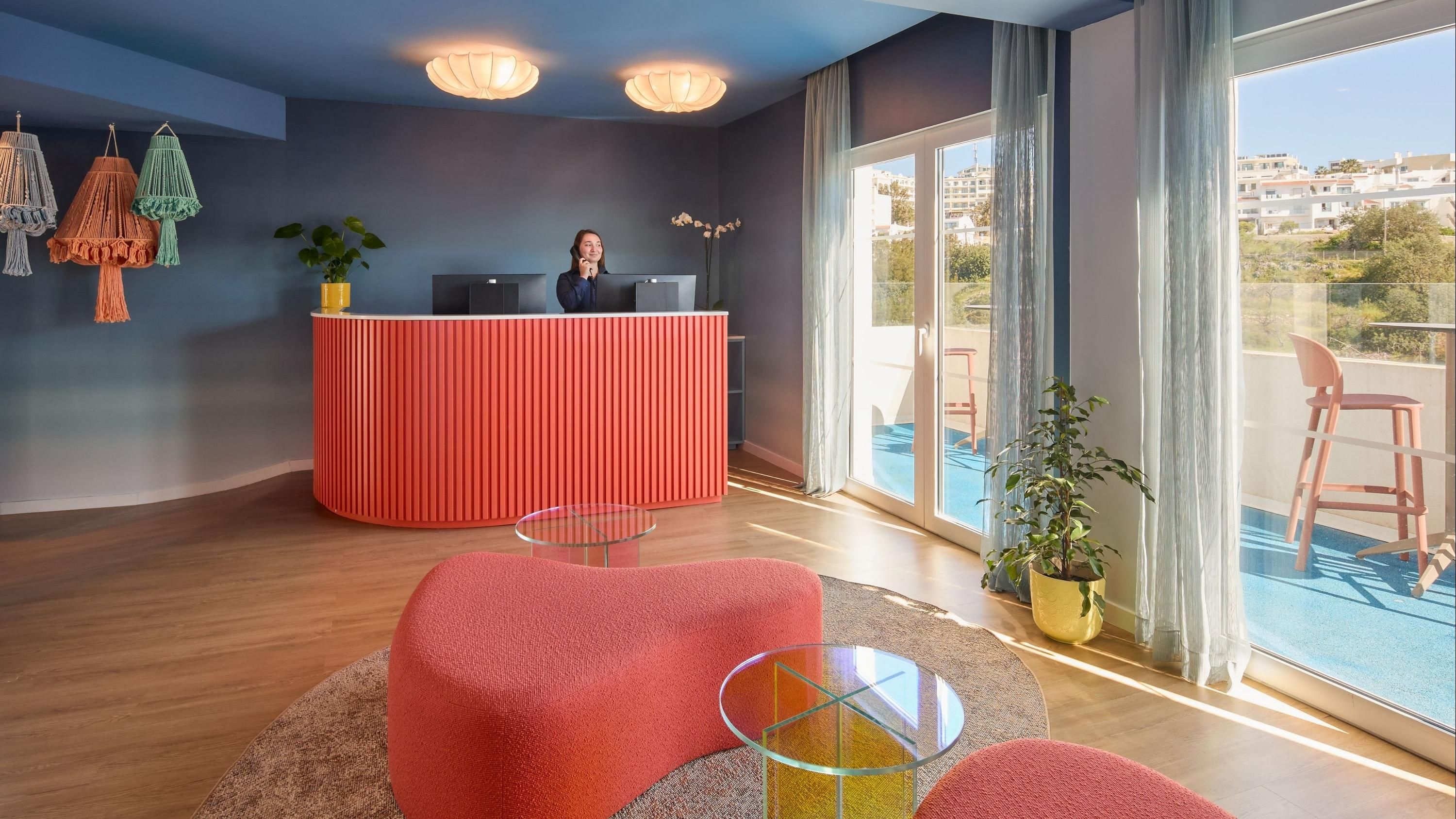 Receptionist