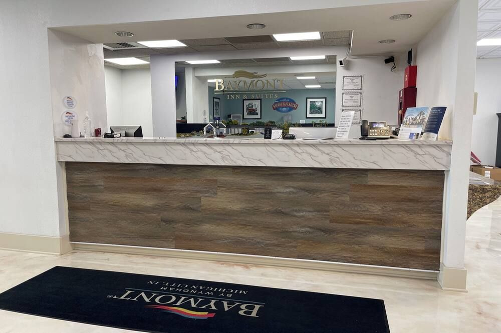 Receptionist