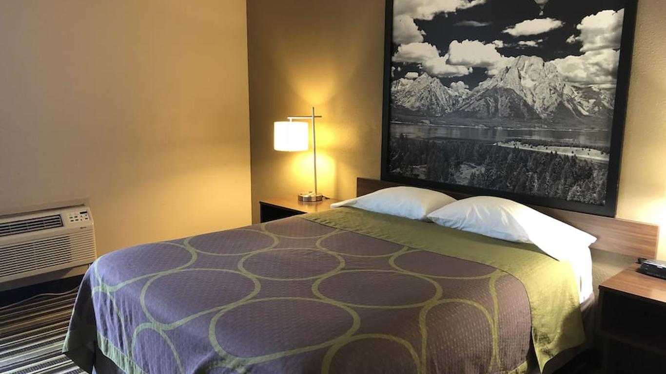 Super 8 by Wyndham Pocatello