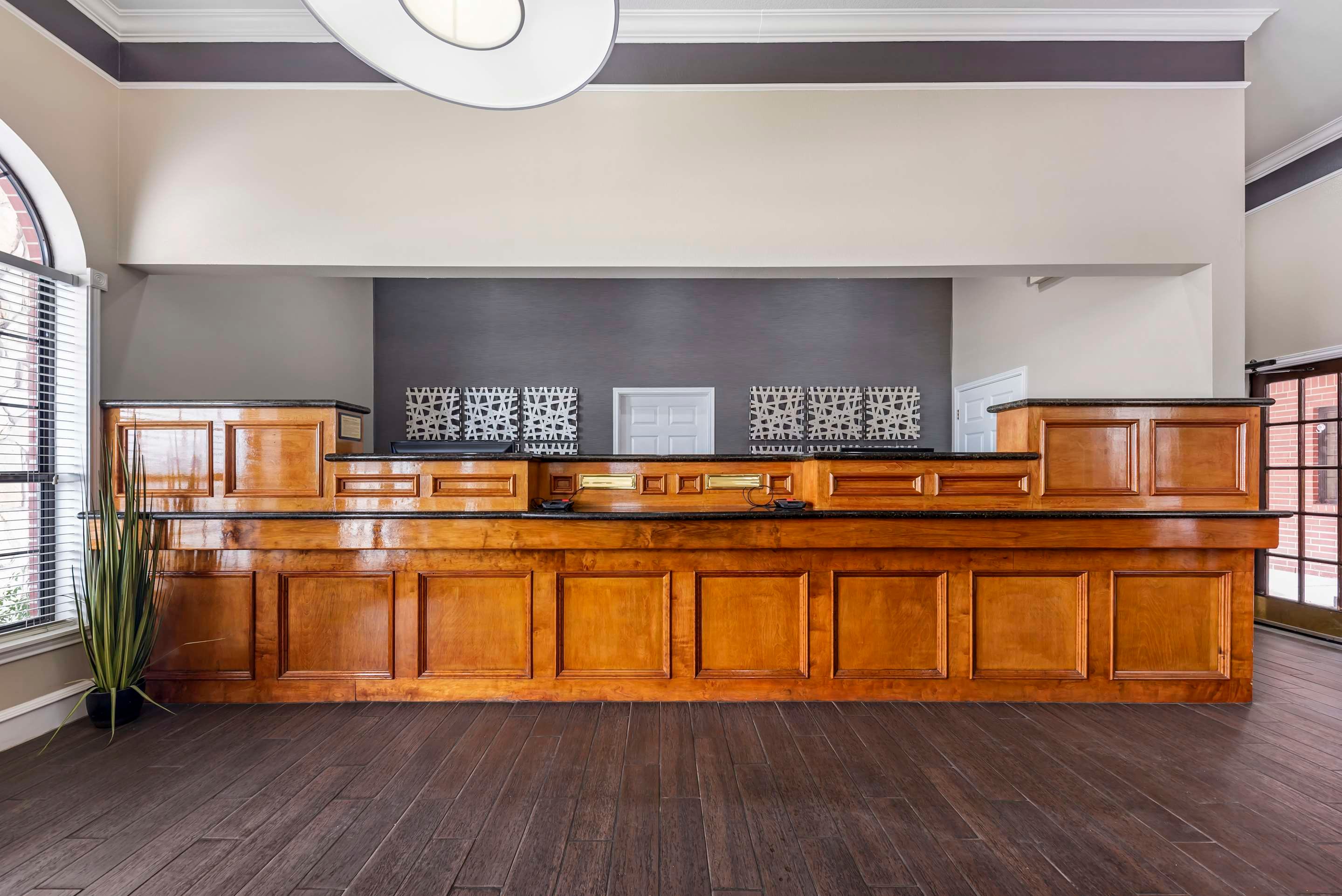 Receptionist