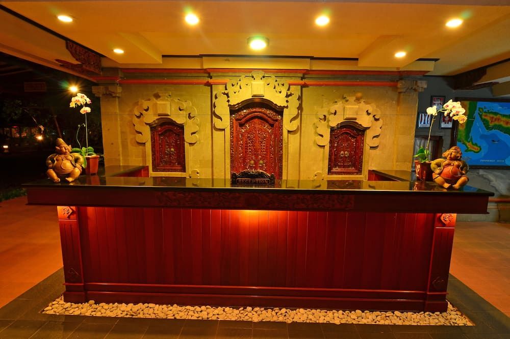 Receptionist