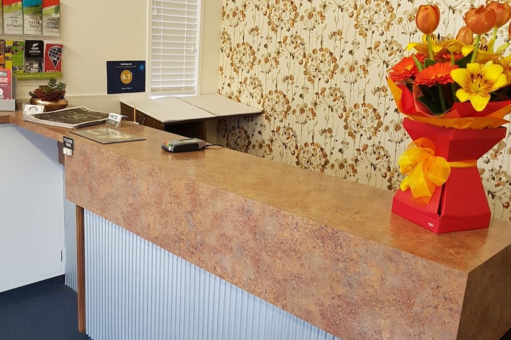 Receptionist