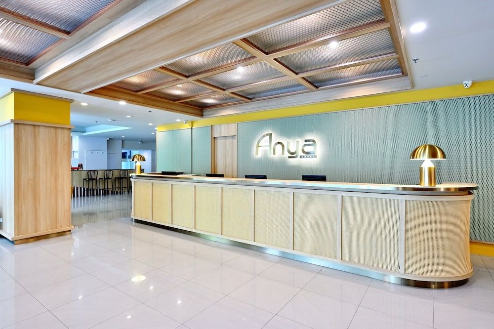 Receptionist