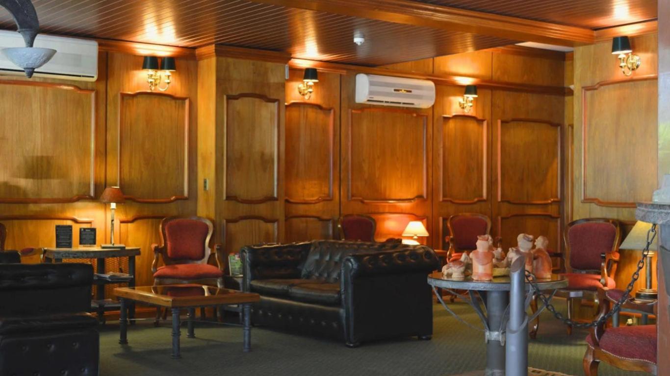 Aspen Hotel & Apart