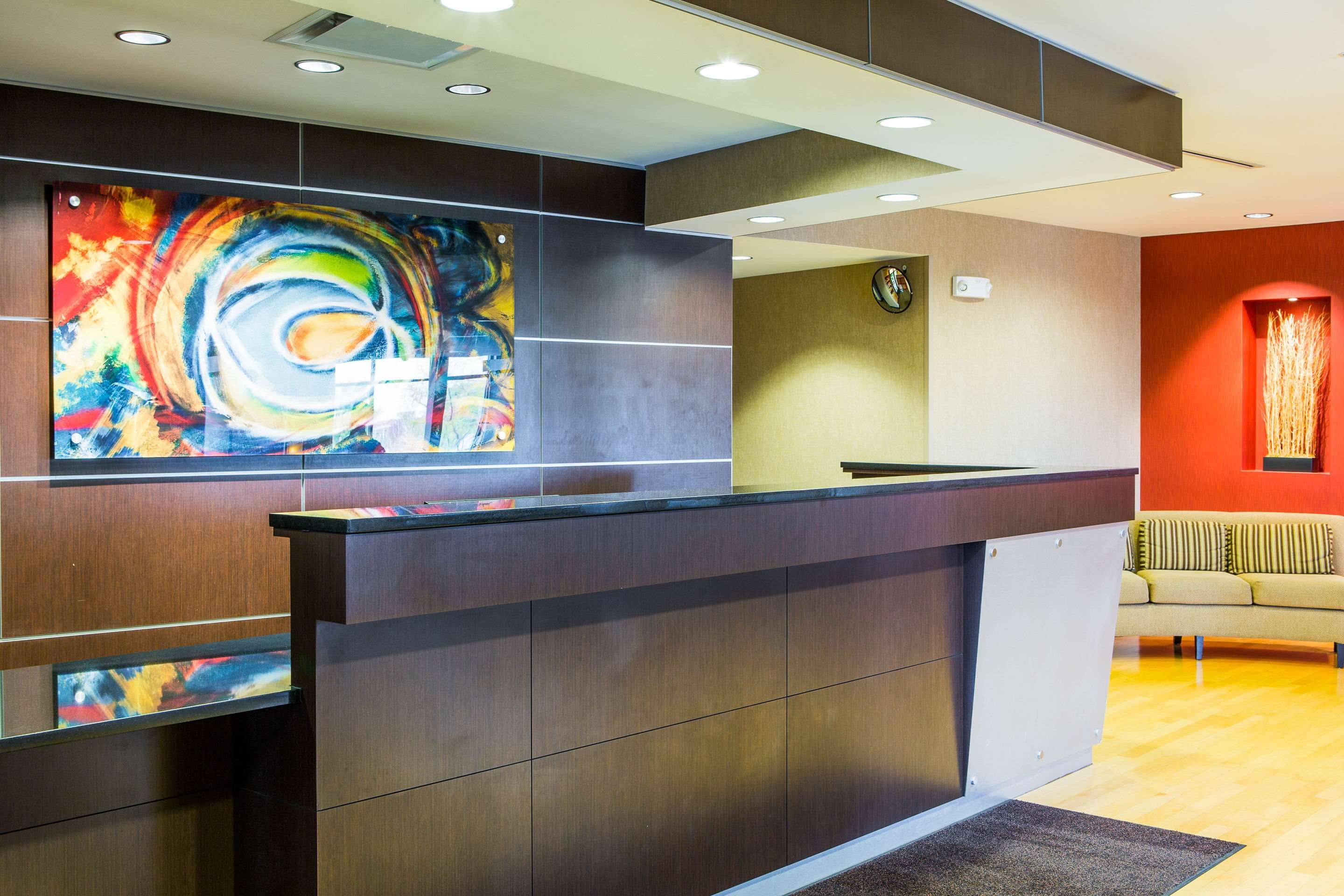 Receptionist