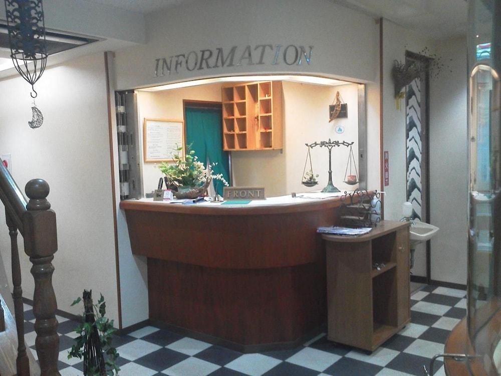 Receptionist