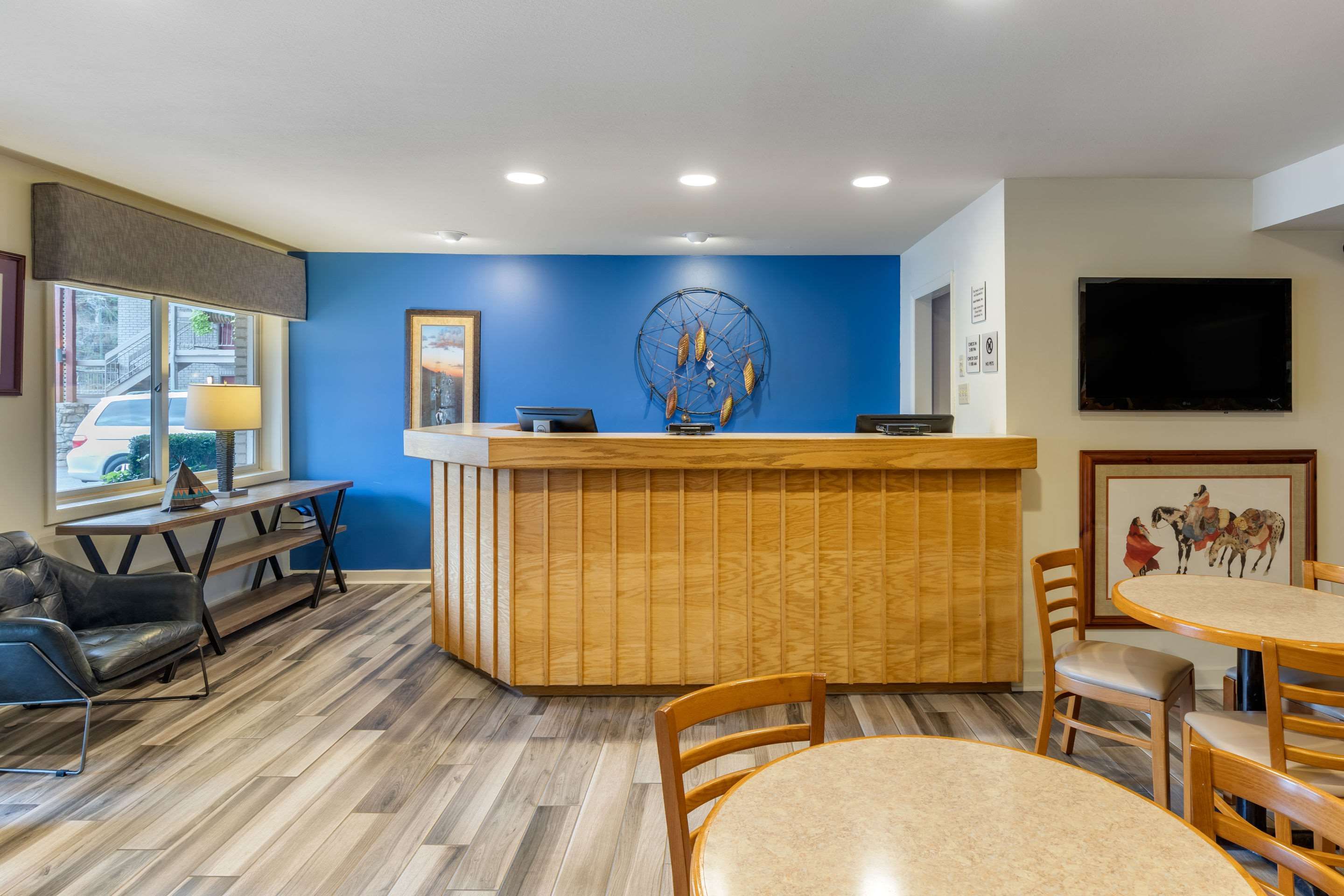 Receptionist