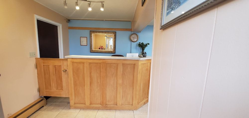 Receptionist