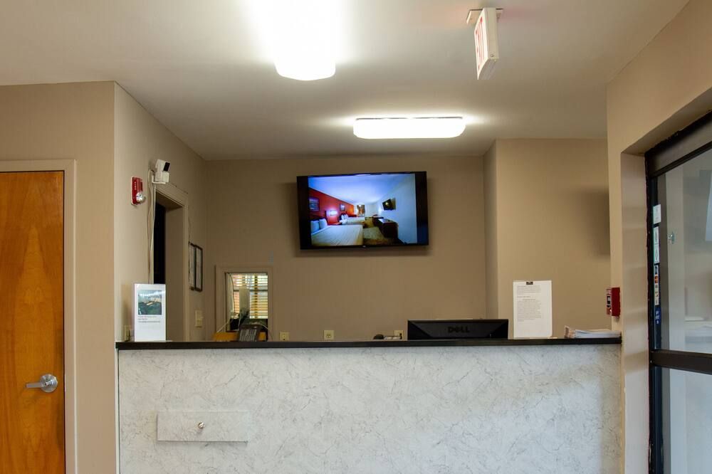 Receptionist