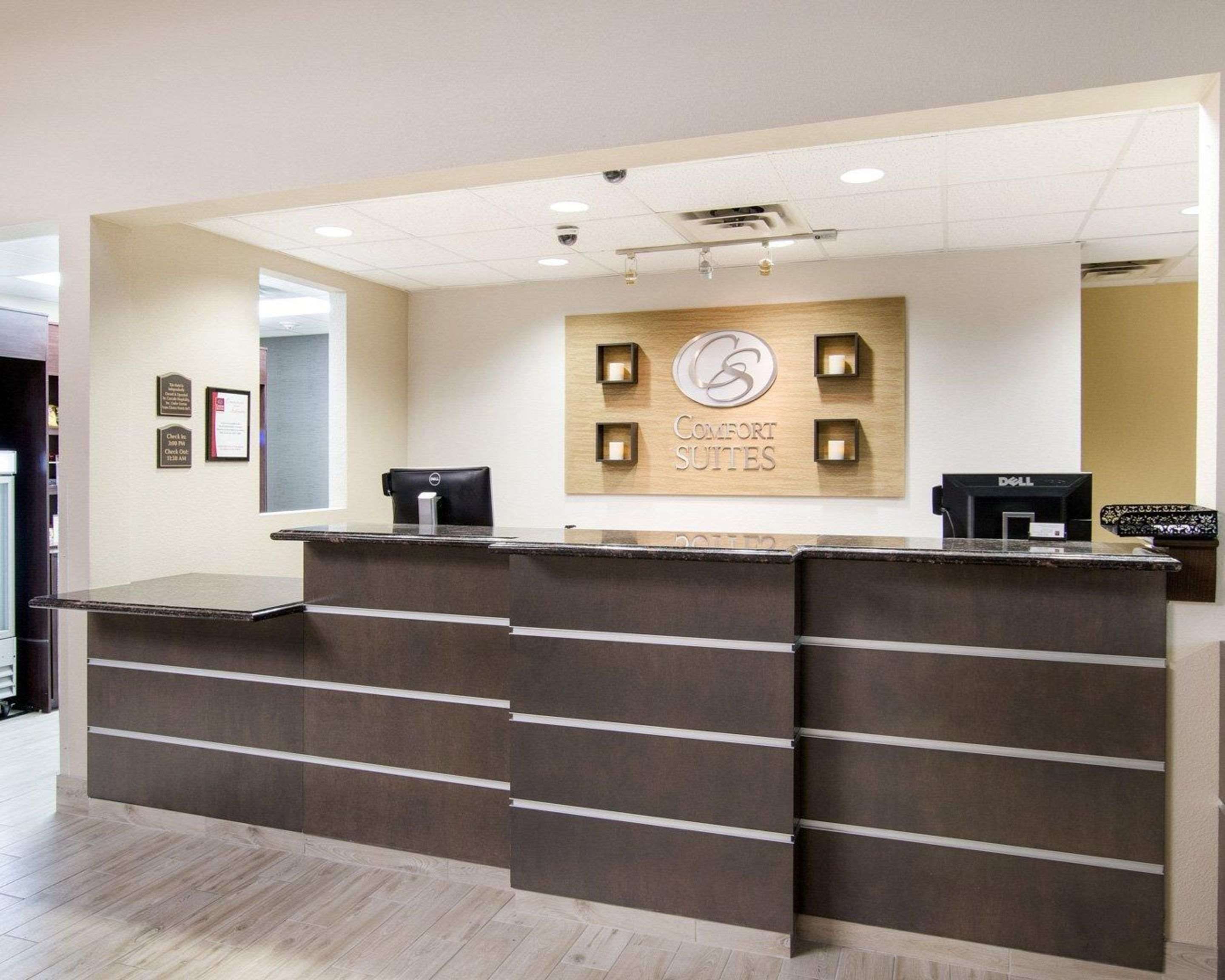 Receptionist