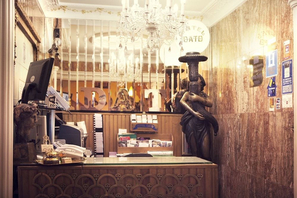 Receptionist