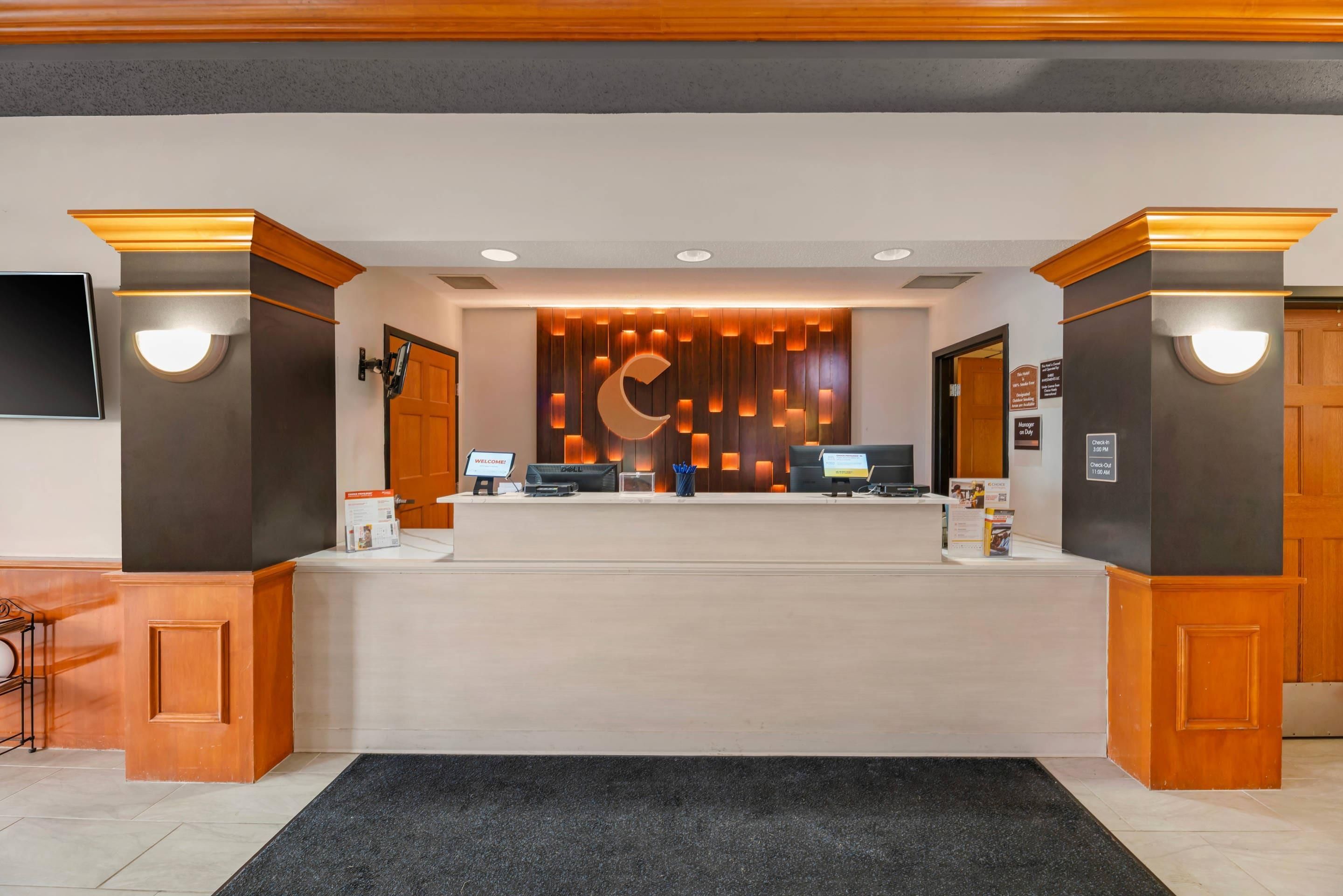 Receptionist