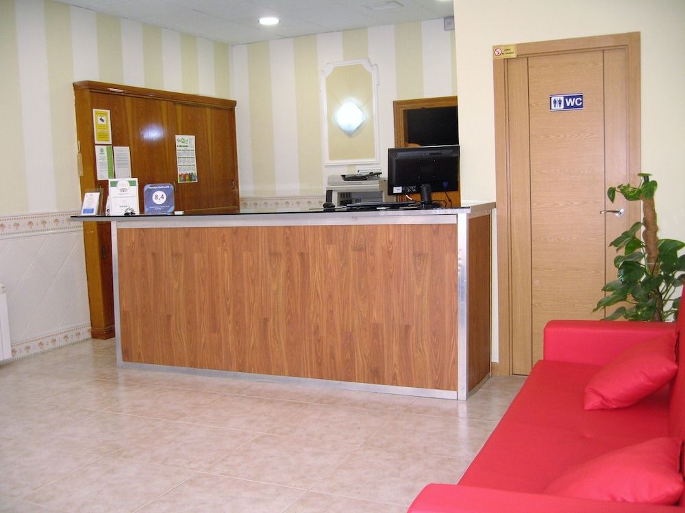 Receptionist