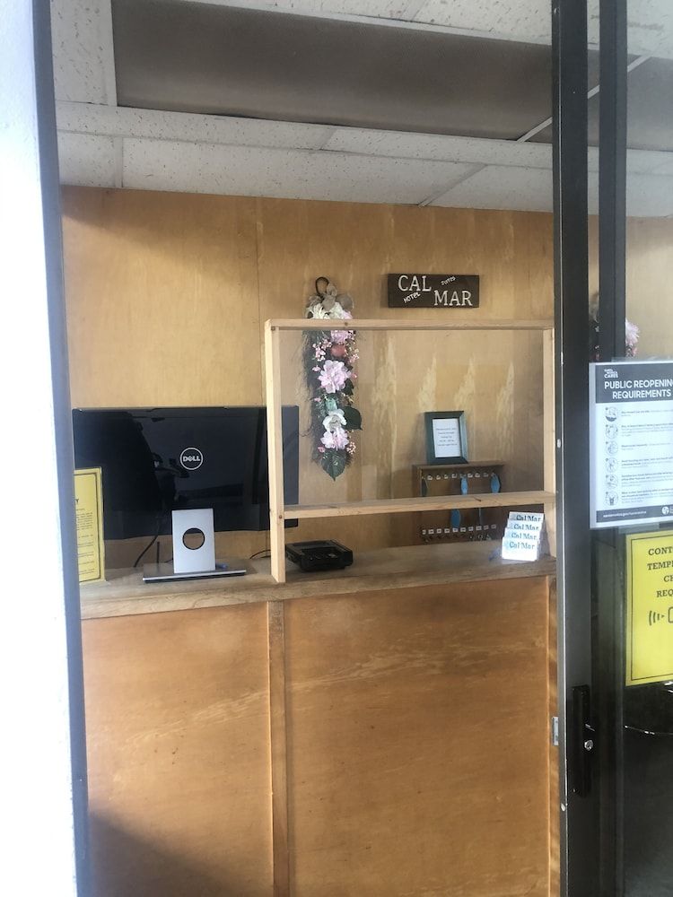 Receptionist