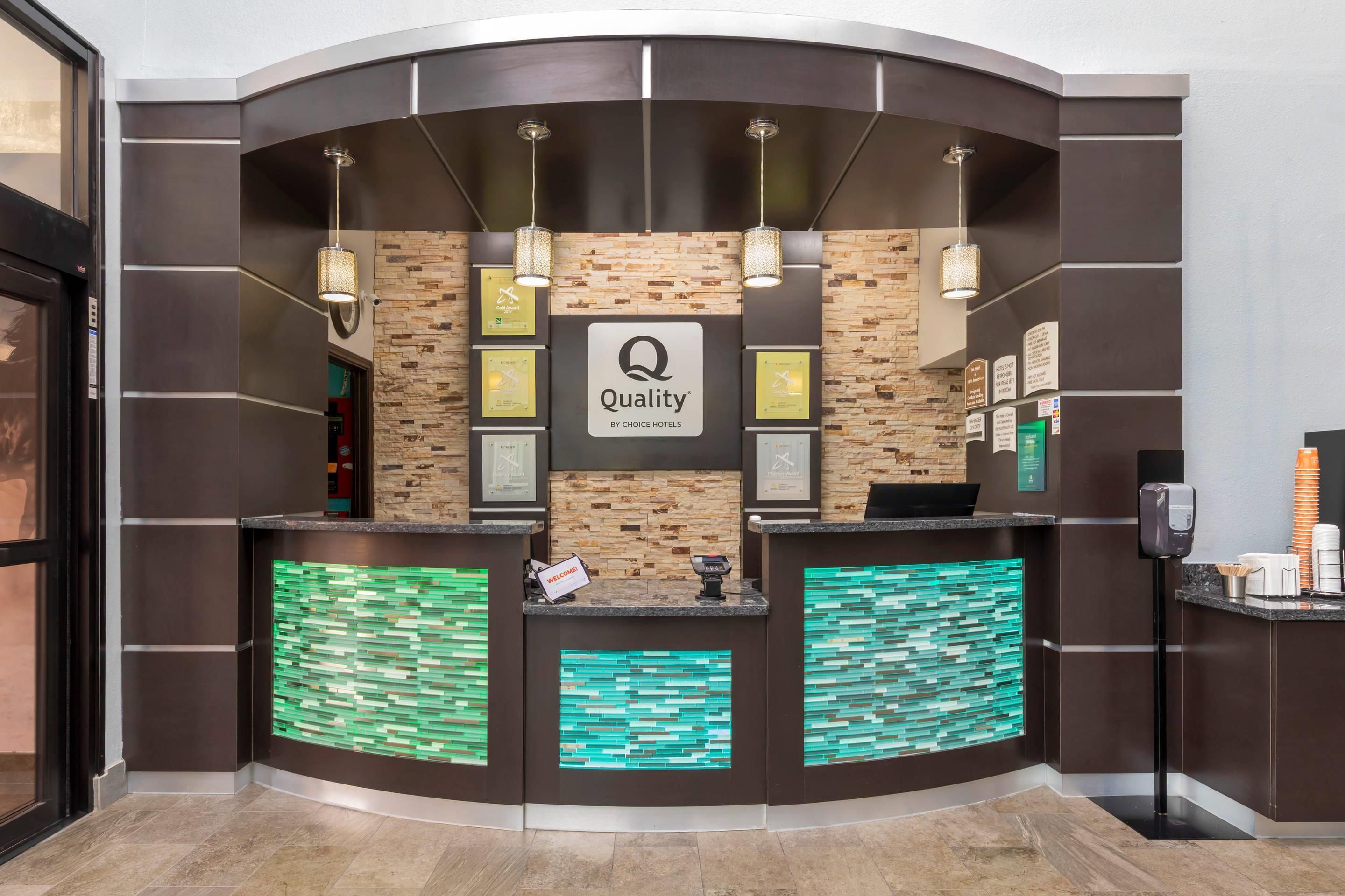 Receptionist