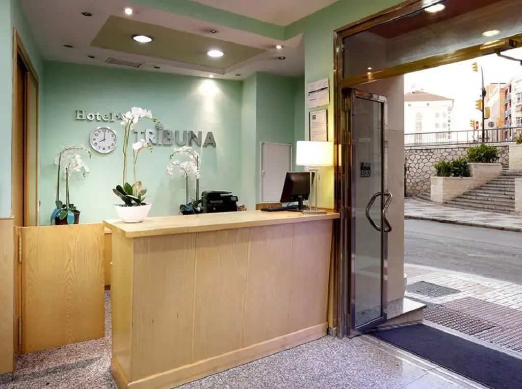 Receptionist