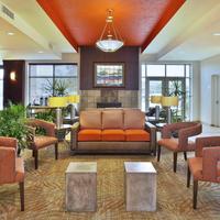 Holiday Inn & Suites Green Bay Stadium, An IHG Hotel